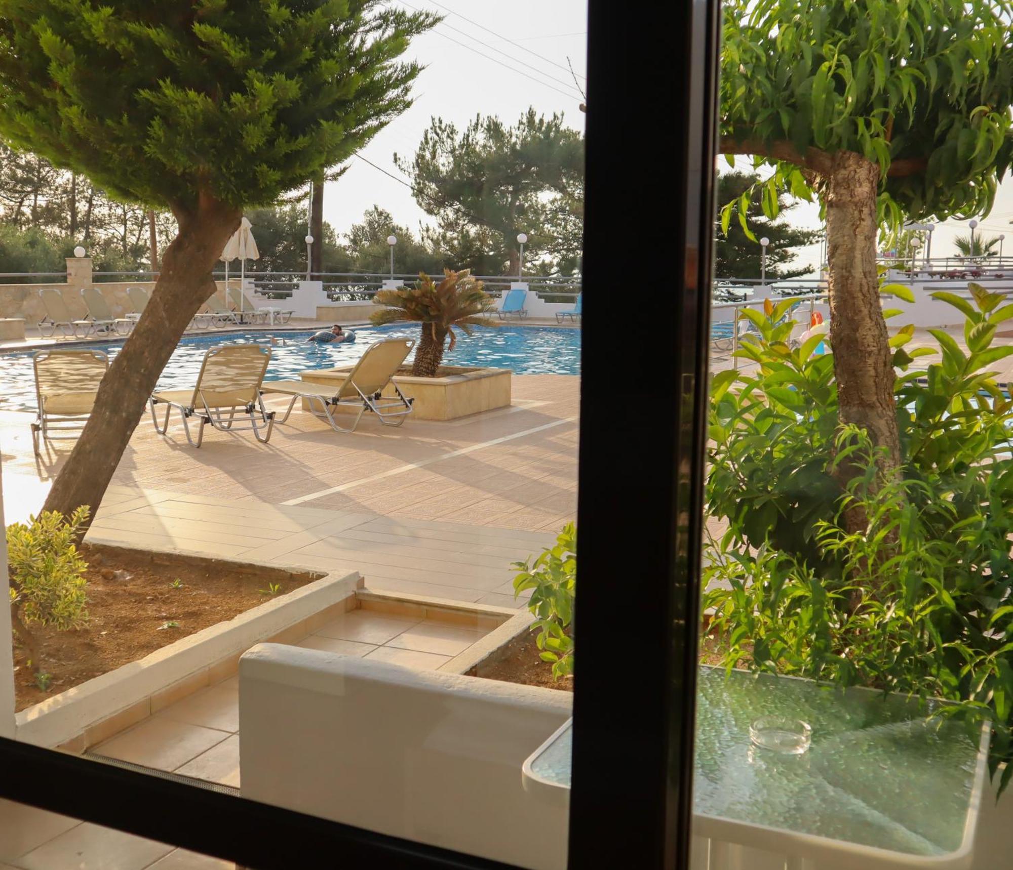 Adel Paradise Adelianos Kampos Exterior foto